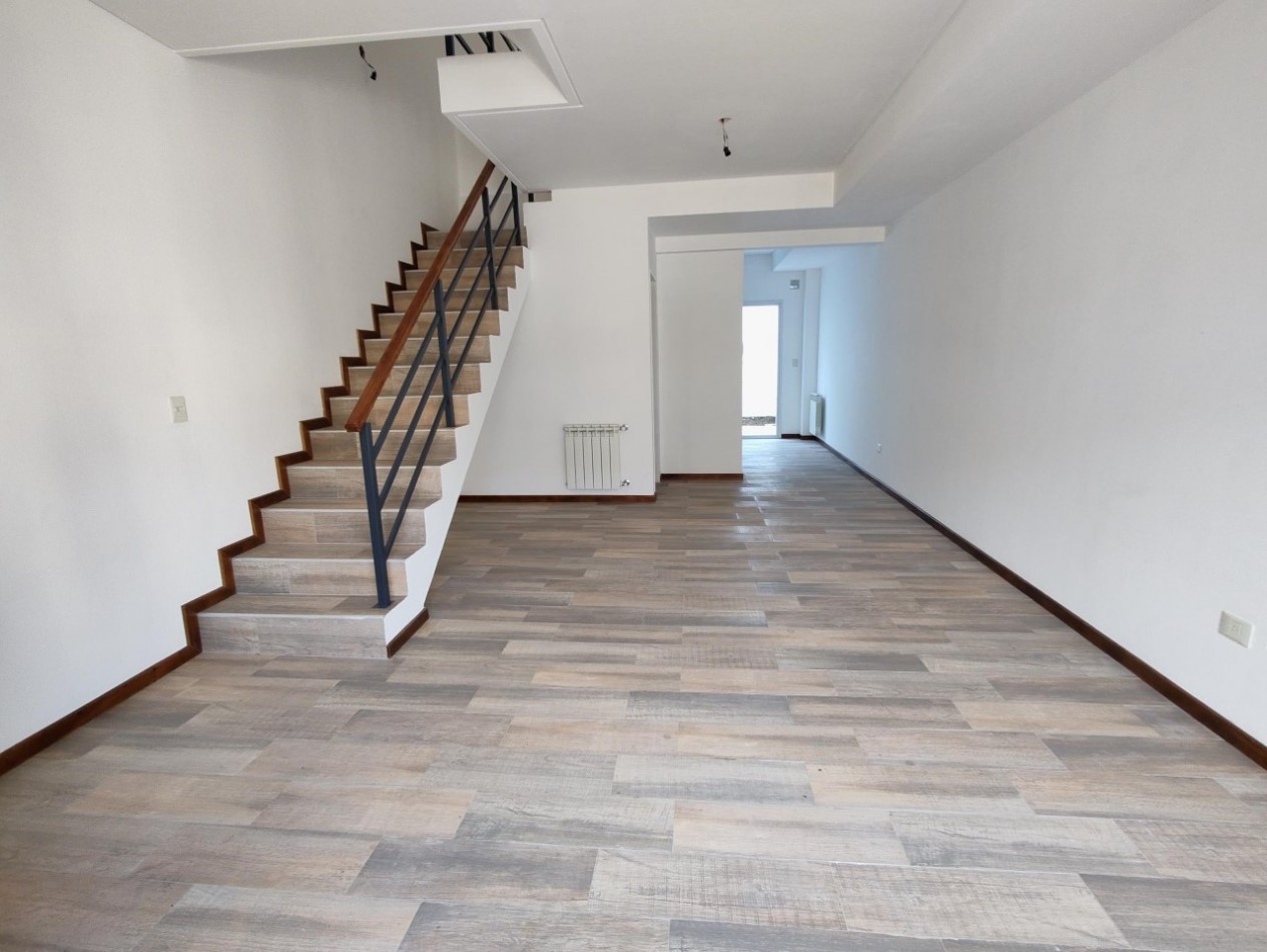 Hermoso Triplex a Estrenar en Florida. Excelente Ubicacion!
