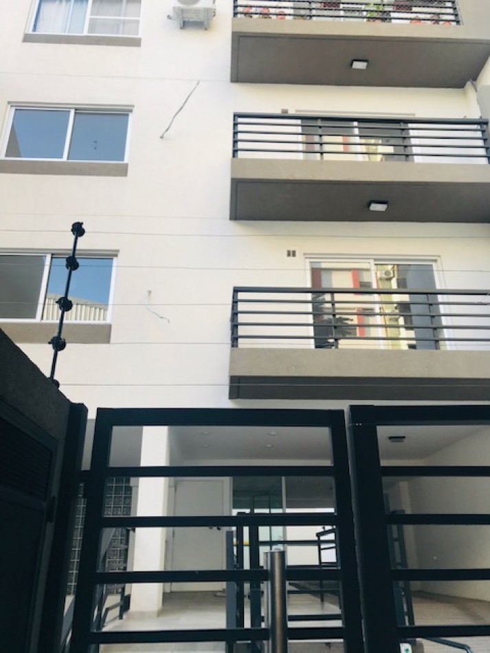 Semipiso de 2 Ambientes a Estrenar + Parrilla