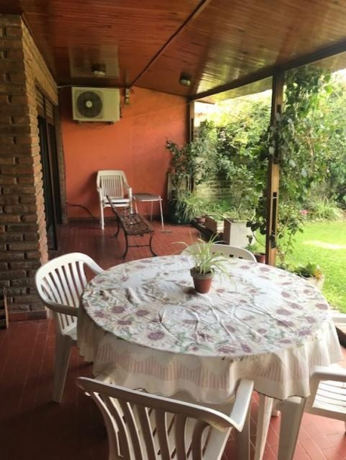 Calida Casa de 5 Ambientes en La Horqueta. Digna de Ver!