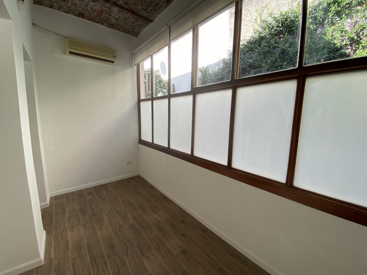 Alquiler Impecable PH de tres ambientes con patio con parrilla