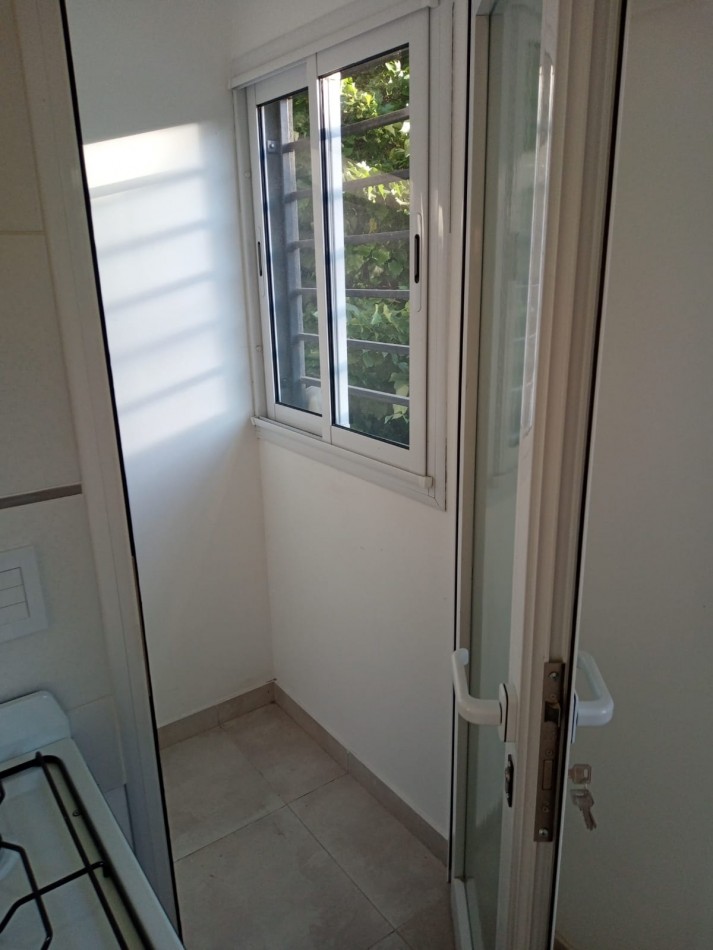 Dos ambientes en Venta en Jose Leon Suarez sin expensas! Financiacion directa!