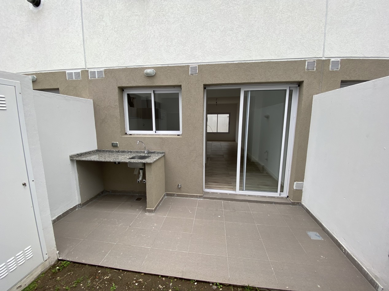 Espectacular duplex a estrenar de tres ambientes en Bella Vista!