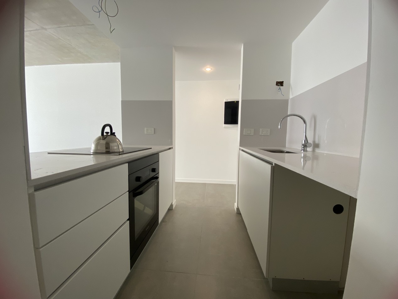 EXCELENTE TRES AMBIENTES DE CATEGORIA EN EL CORAZON DE FLORIDA
