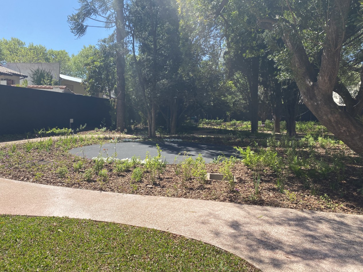 EXCELENTE TRES AMBIENTES DE CATEGORIA EN EL CORAZON DE FLORIDA