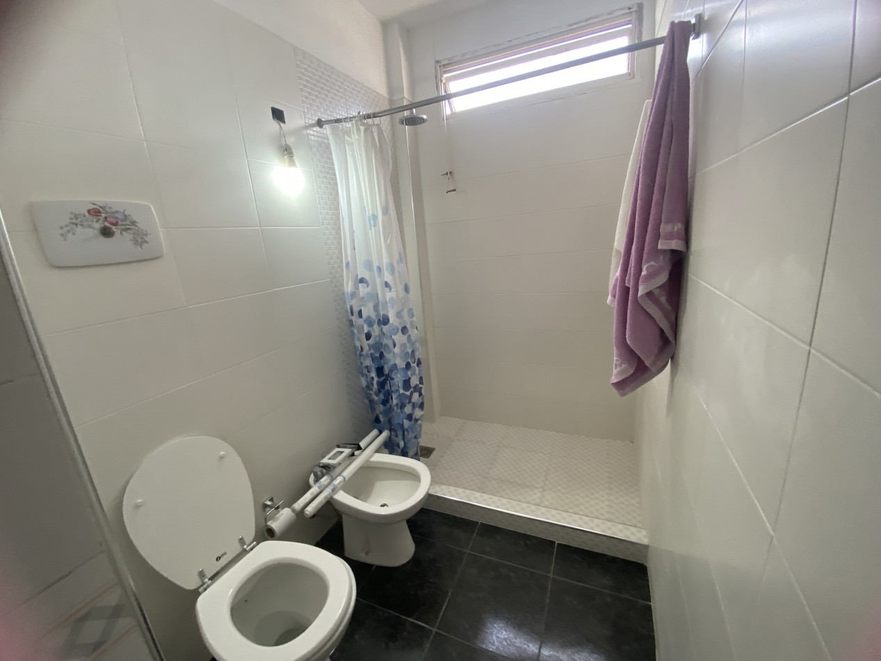 IMPECABLE DEPARTAMENTO DE TRES AMBIENTES CON COCHERA EN FLORIDA