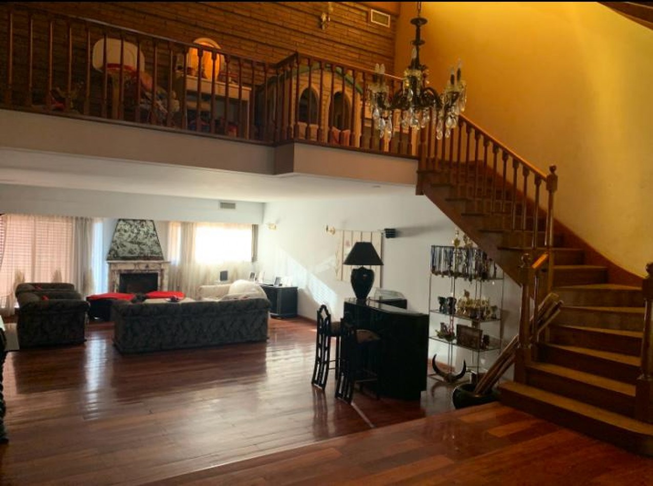 Hermosa casa de 5 ambientes en Olivos!