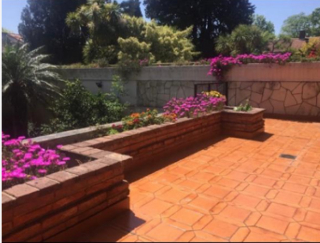 Hermosa casa de 5 ambientes en Olivos!