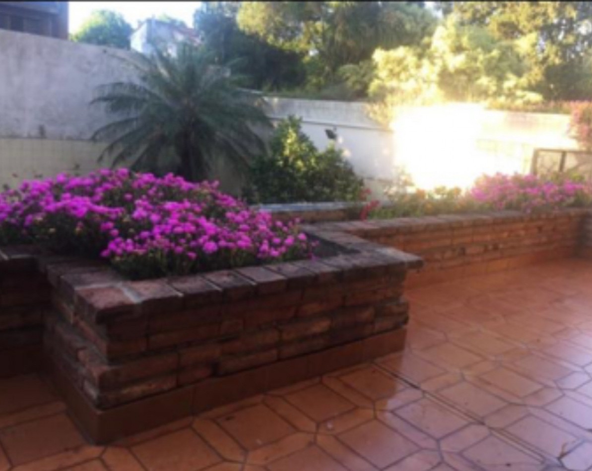 Hermosa casa de 5 ambientes en Olivos!