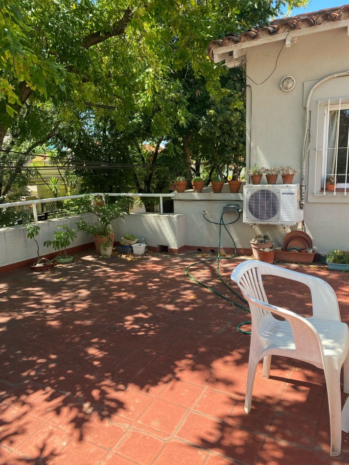 Hermosa casa en Florida de 5 ambientes!