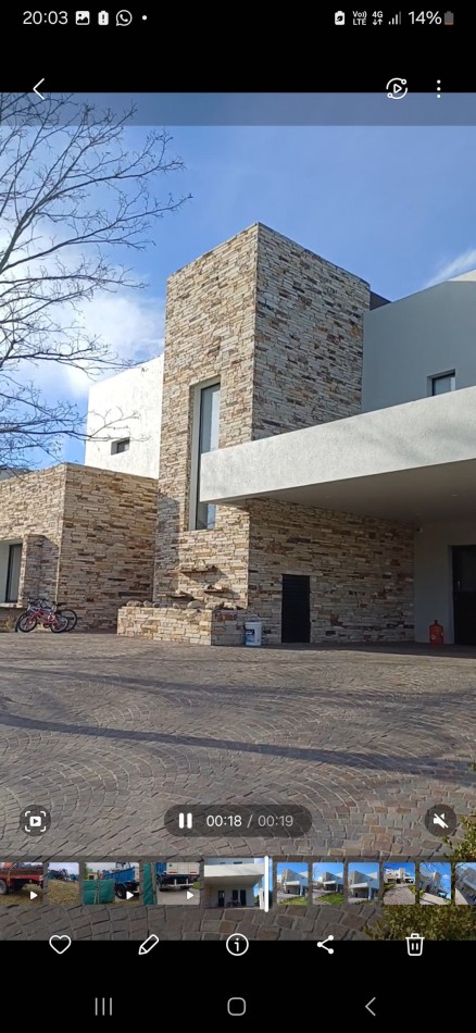 Hermosa casa a la laguna en Barrio Puerto de 6 amb