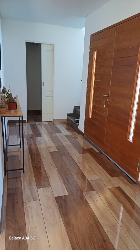 Hermosa casa a la laguna en Barrio Puerto de 6 amb