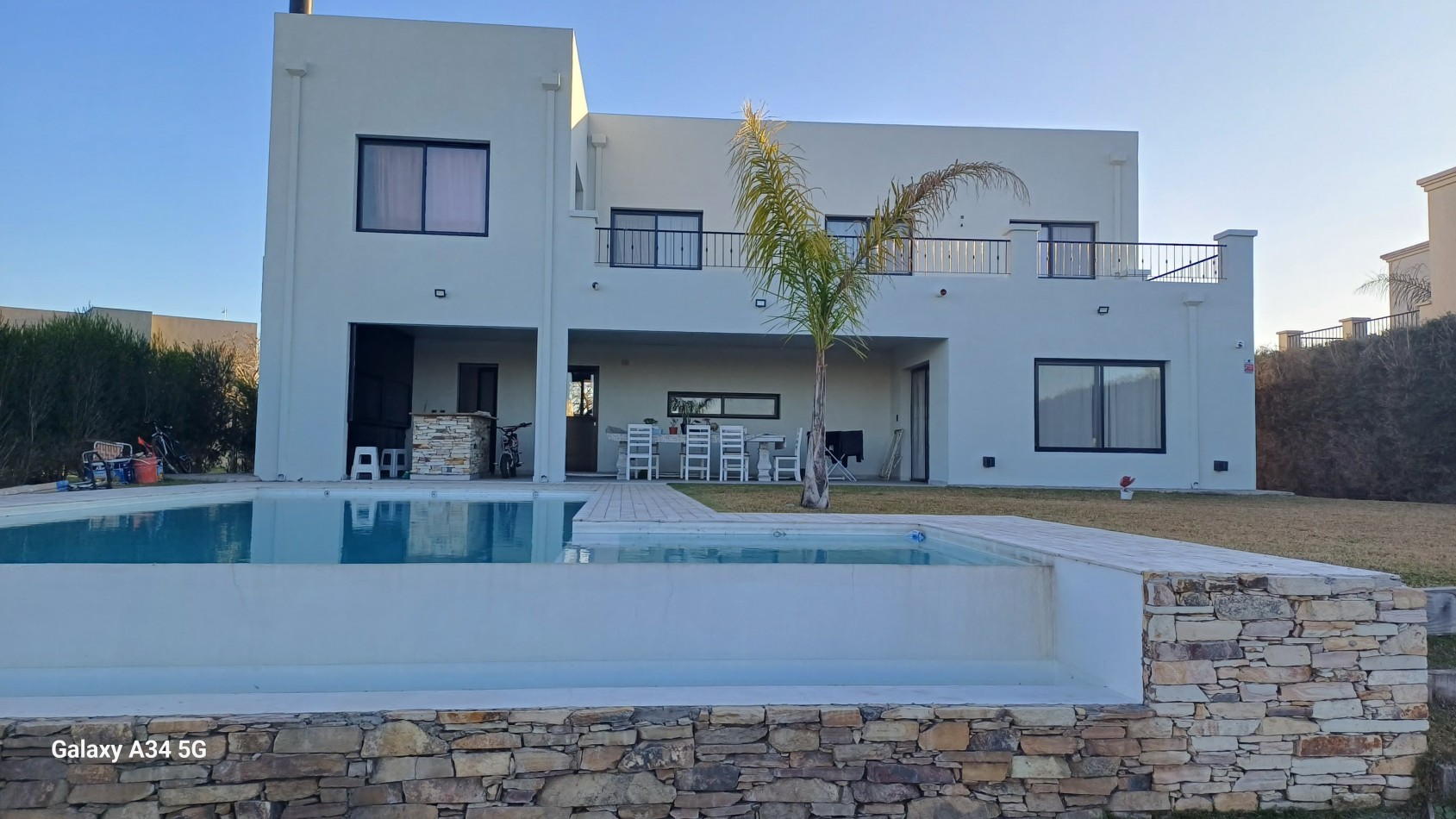 Hermosa casa a la laguna en Barrio Puerto de 6 amb