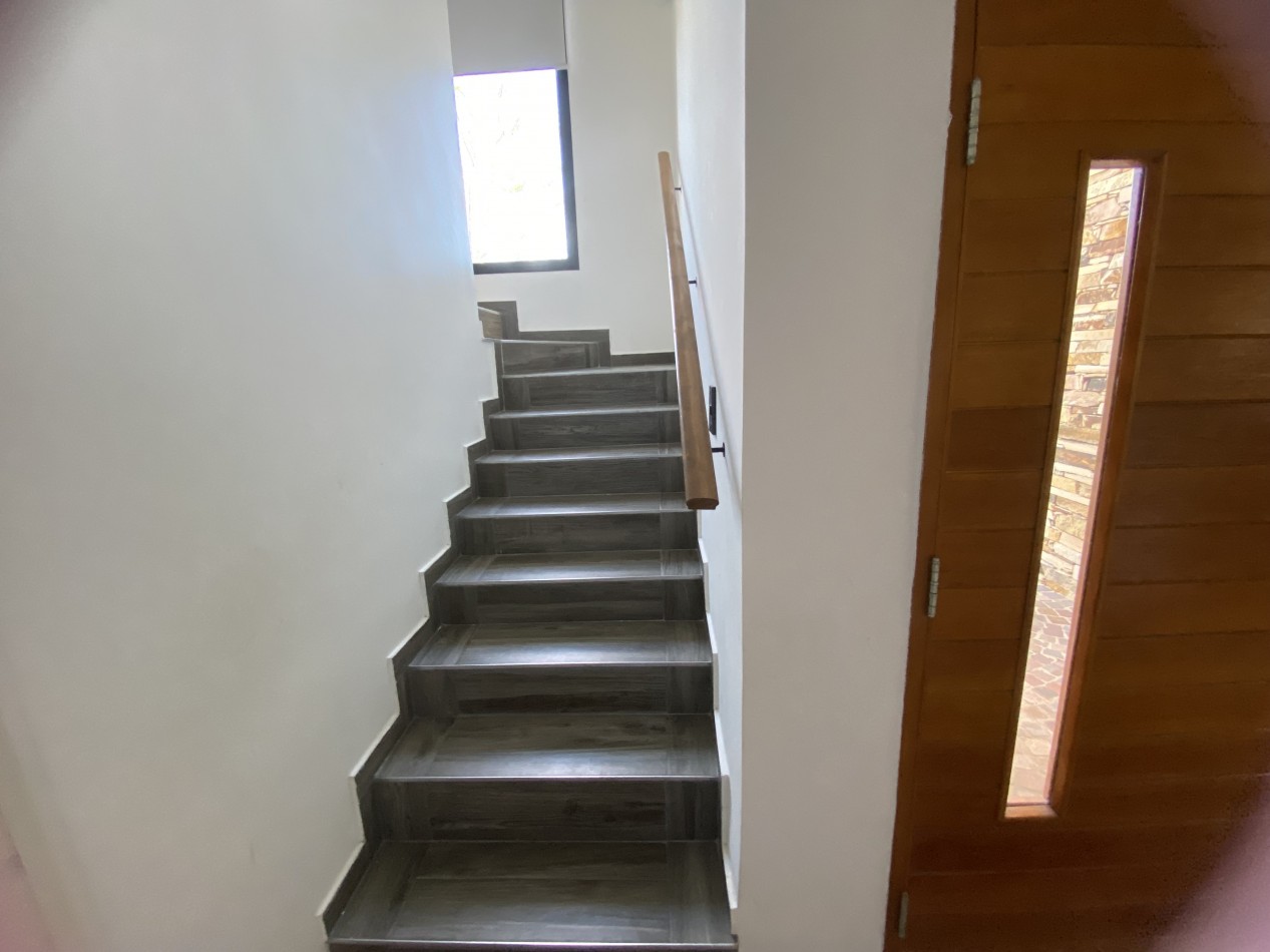 Hermosa casa a la laguna en Barrio Puerto de 6 amb