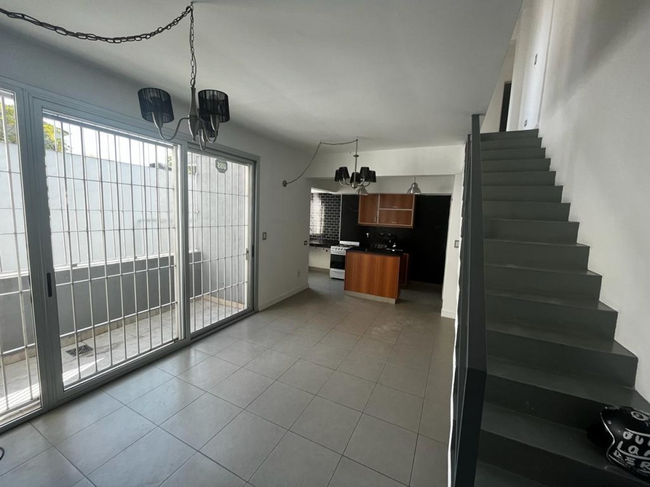 Impecable departamento tipo duplex en Villa Urquiza! Bajisimas expensas