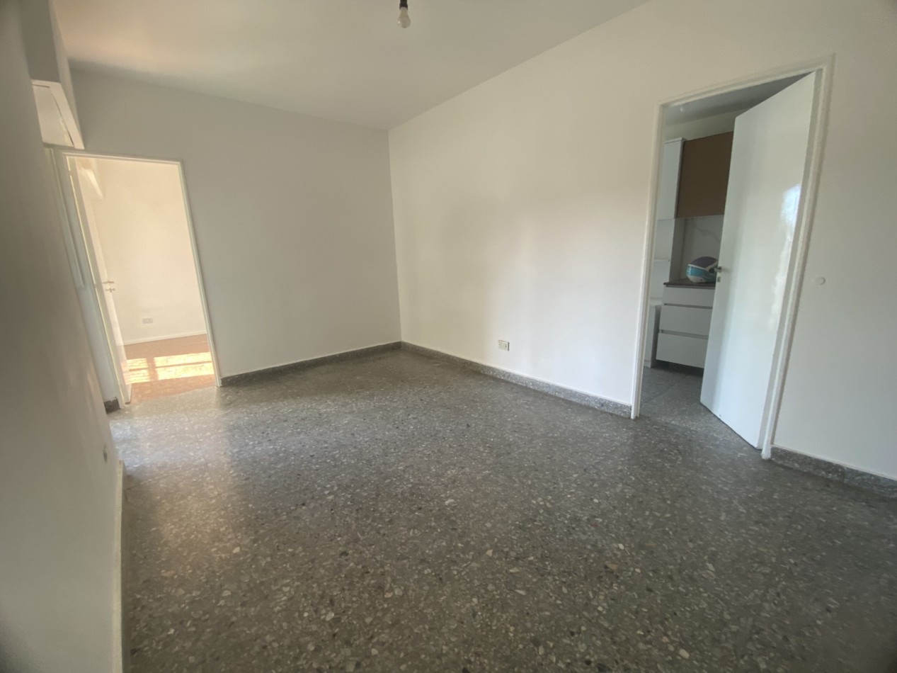 Impecable departamento de tres ambientes en alquiler en Florida!