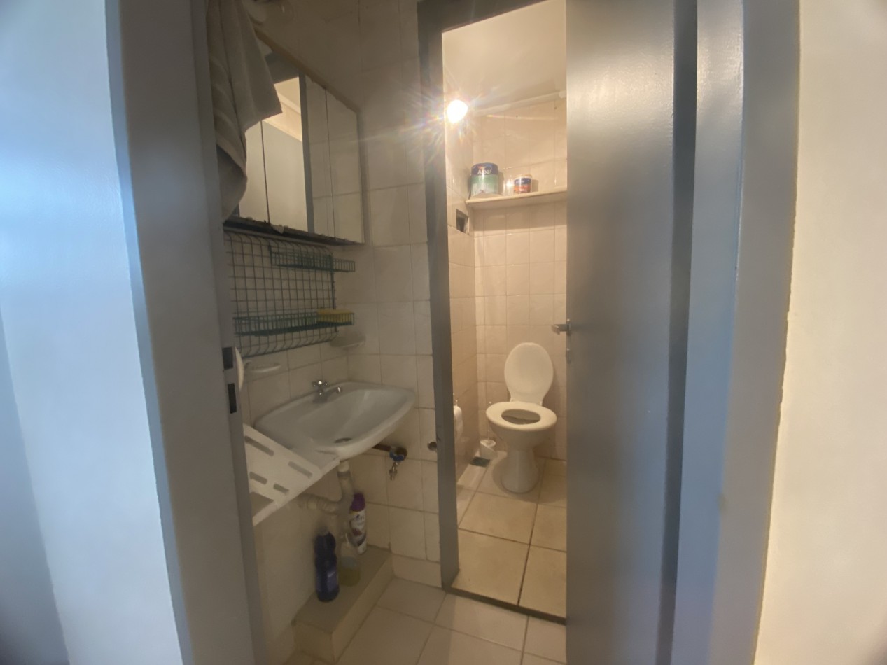 EXCELENTE LOCAL/OFICINA EN ALQUILER EN FLORIDA