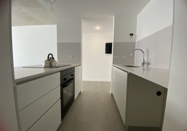 EXCELENTE TRES AMBIENTES DE CATEGORIA EN EL CORAZON DE FLORIDA
